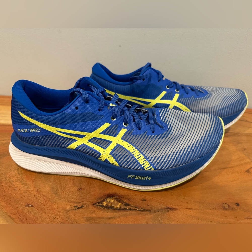 ASICS Magic Speed 3 running shoes